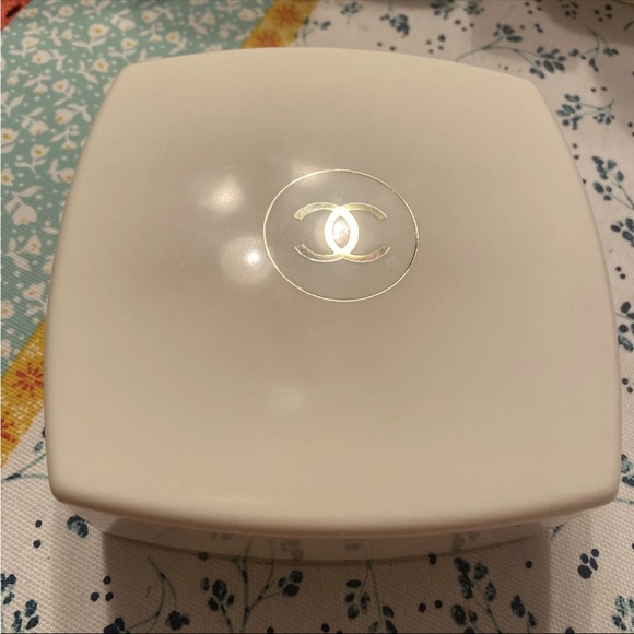 CHANEL Bath & Body New Vintage Chanel No 5 Poudre Apres Bain De